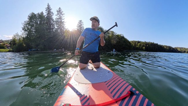 Stand Up Paddler auf dem Tegernsee