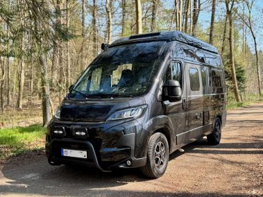 Ducato Campervan mit Frontbügel und Zusatzscheinwerfern – Outdoor/Vanlife