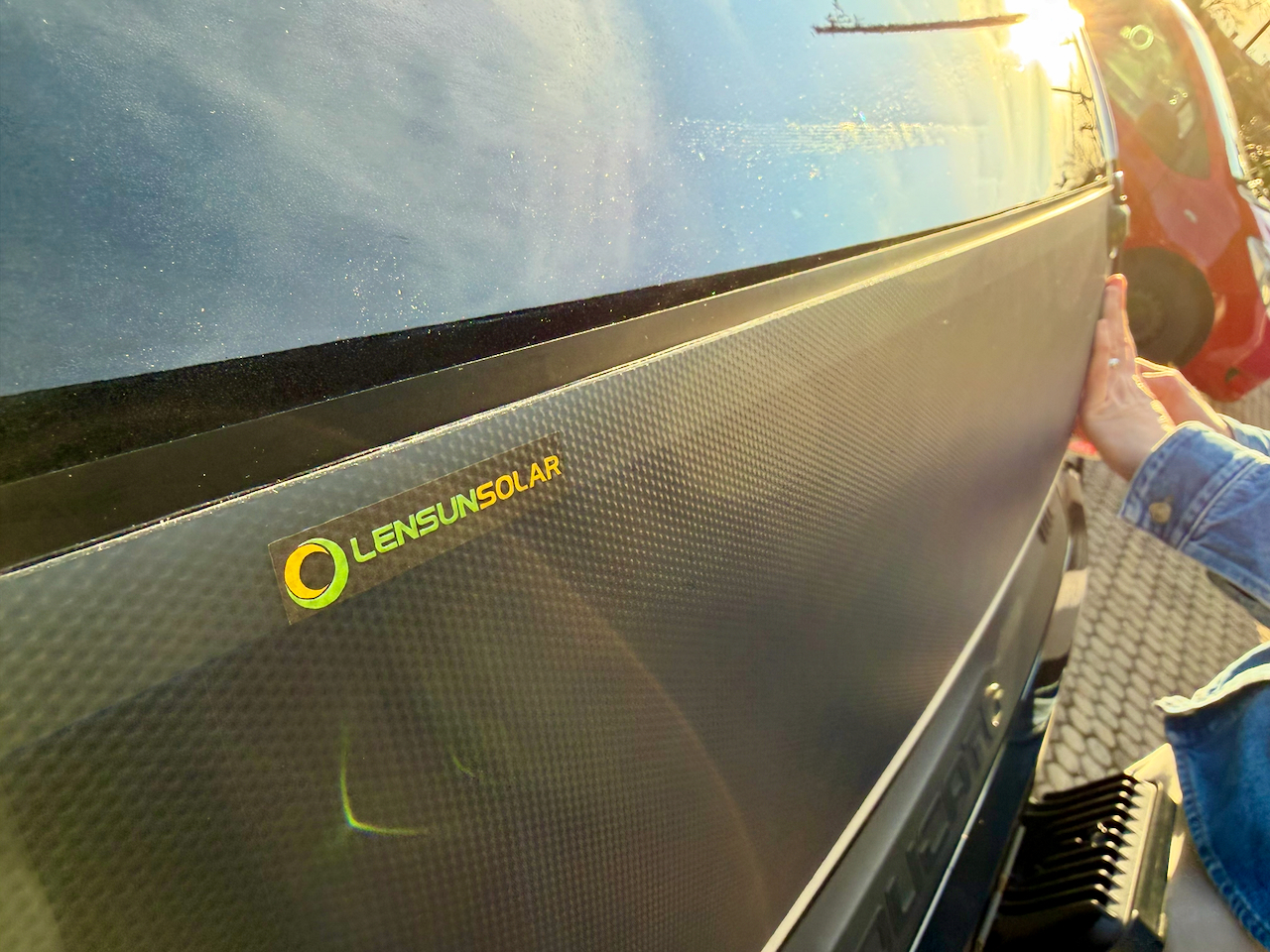 Lensun flexibles Solarpanel Motorhaube Camper