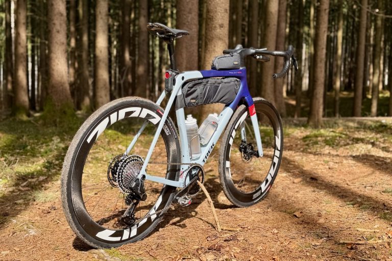 Trek Checkmate Project One – Matte Hex Blue / Plasma Grey Pearl