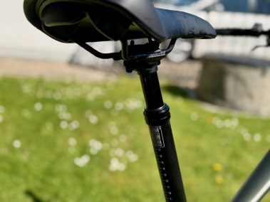 Aventon Trava ADV Seitenansicht olivgrün – Trekking-E-Bike AutoShift
