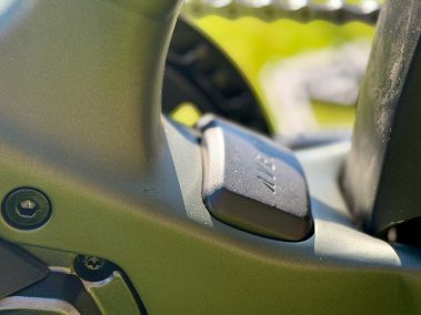 Aventon Trava ADV integrierter Rahmenakku Detail – Trekking-E-Bike Batterie