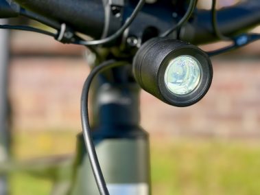 Aventon Trava ADV auf Waldweg – Trekking-E-Bike AutoShift Praxistest Bayern