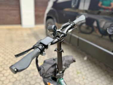 Hinterradnabenmotor und Engwe-Sticker am Engwe ZIP Faltbike