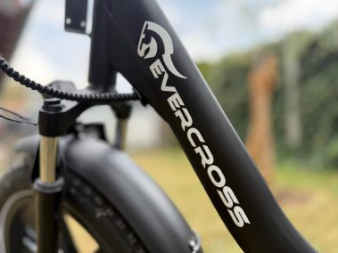 Evercross-Logo auf der Federgabel des EK6 Ultra