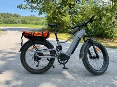 Himiway D5 2.0 mit 20 Ah Akku und Straßenreifen auf dem Pendelweg Richtung Schliersee