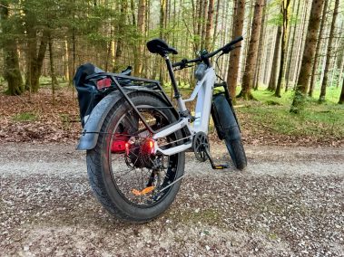 Himiway D5 2.0 mit 27 km/h auf Landstraße – kaum zu überholen