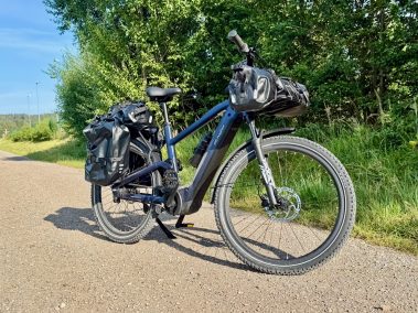 MapFour Roam Ride Guide App iPhone GPS Tracking Akkustand IoT