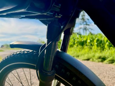 MapFour Roam vollbepackt Frontkorb Seitentaschen Gepäckträgertasche Bikepacking